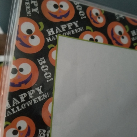 Bundle of (3) sets of 25 New Halloween Stationary paper. - Picture 3 of 5
